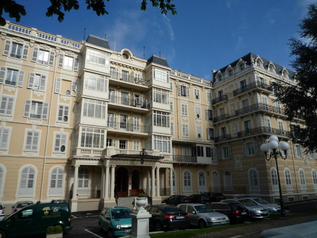 Апарт готель Aux Meubles Du Manoir Екс-ле-Бен Екстер'єр фото