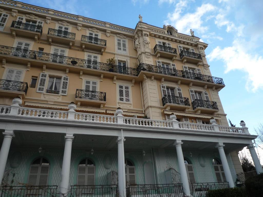 Апарт готель Aux Meubles Du Manoir Екс-ле-Бен Екстер'єр фото